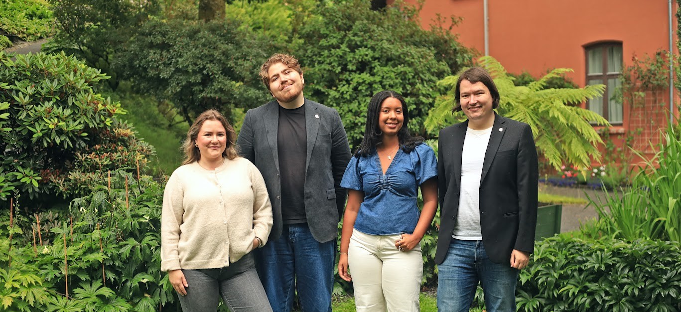 1Felles i hagen 1felles i hagen